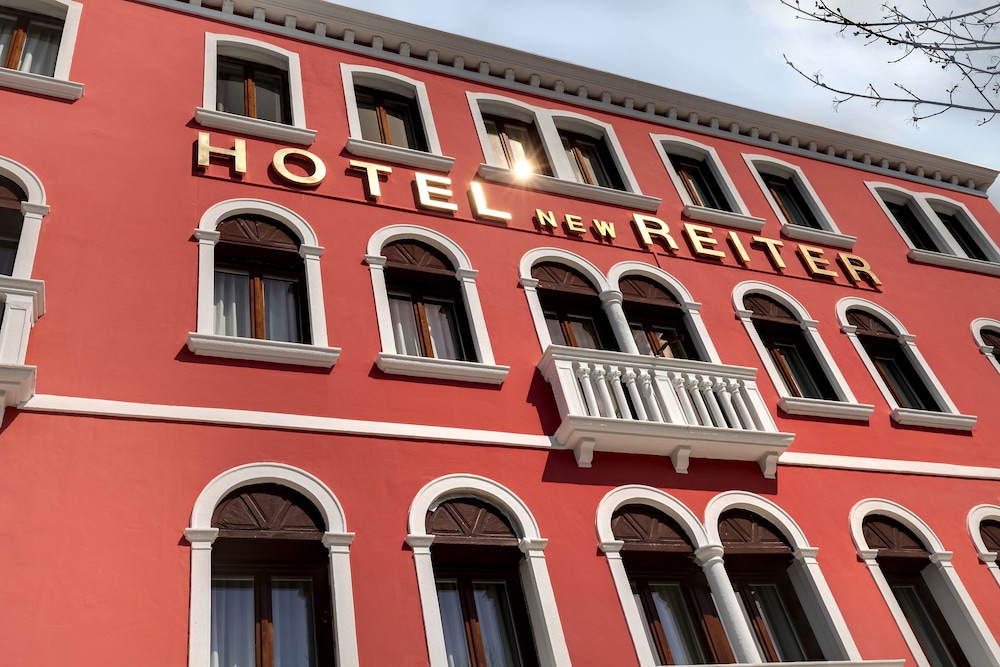 New Reiter Hotel 4/58