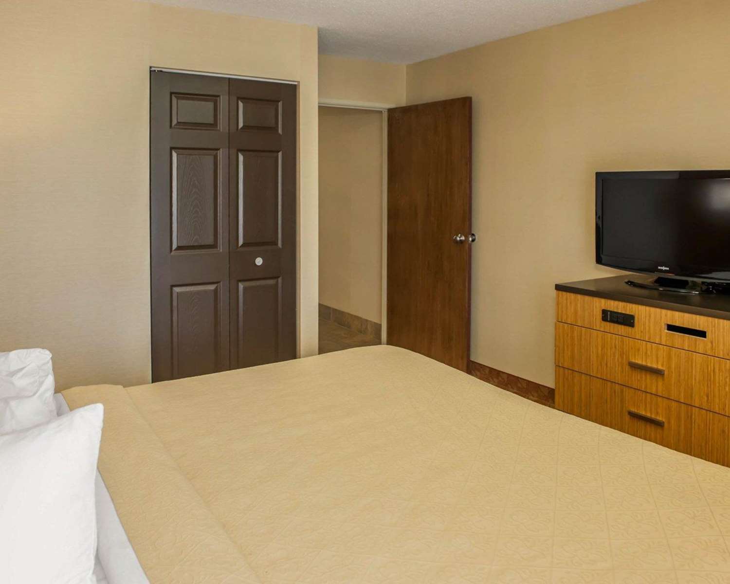 Quality Inn Franklin I-65 16/40