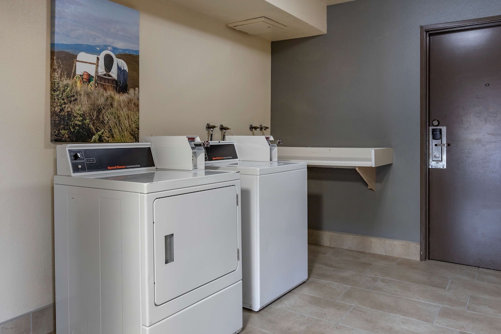 Best Western Sunridge Inn & Conference Center 8/40