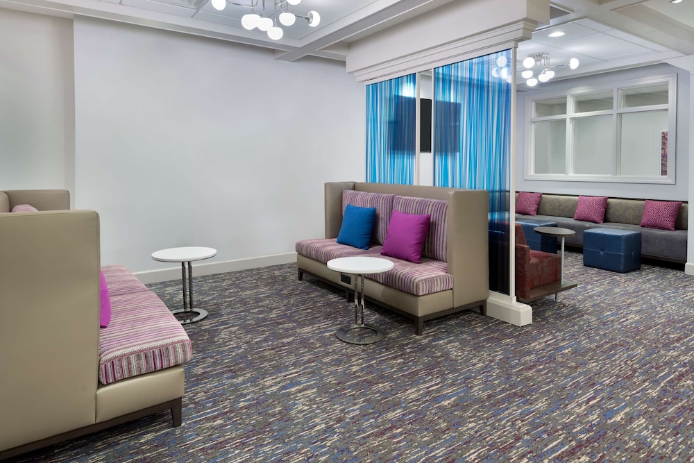 Hampton Inn And Suites Buffalo Downtown 36/52