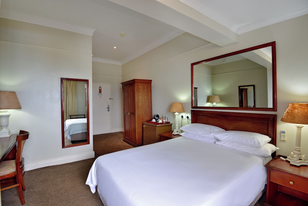 STANDARD, SEA VIEW