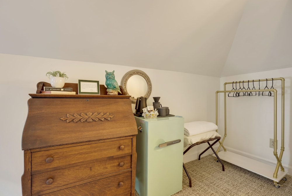 50 Lincoln Short North Bed and Breakfast 7/71