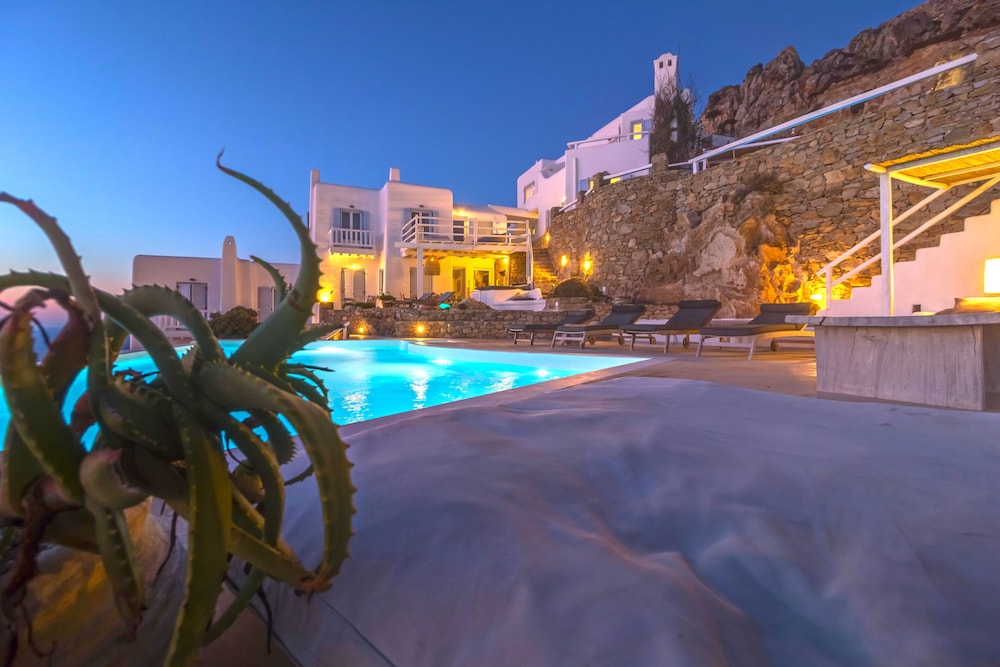 Villa Aquata By Mermaid Luxury Villas 1/50