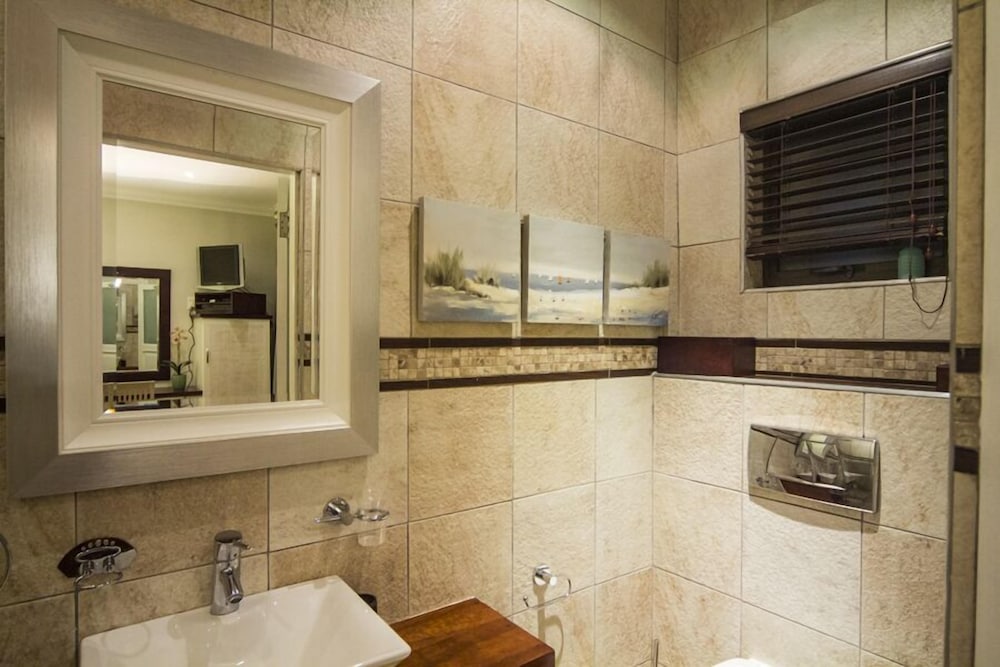 The Hamptons Guest House 46/50