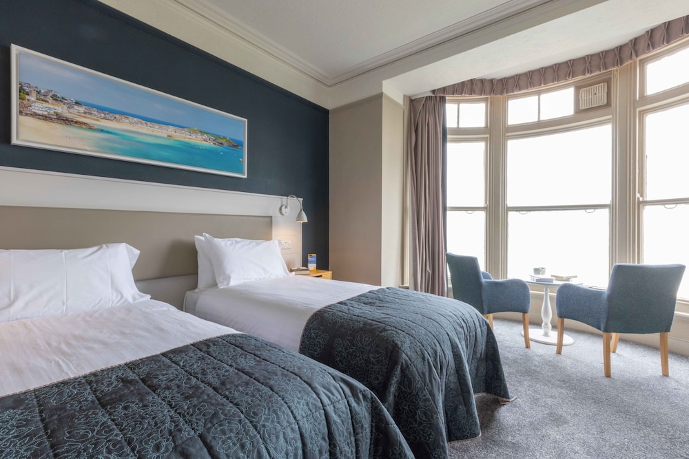 Superior, Twin Beds