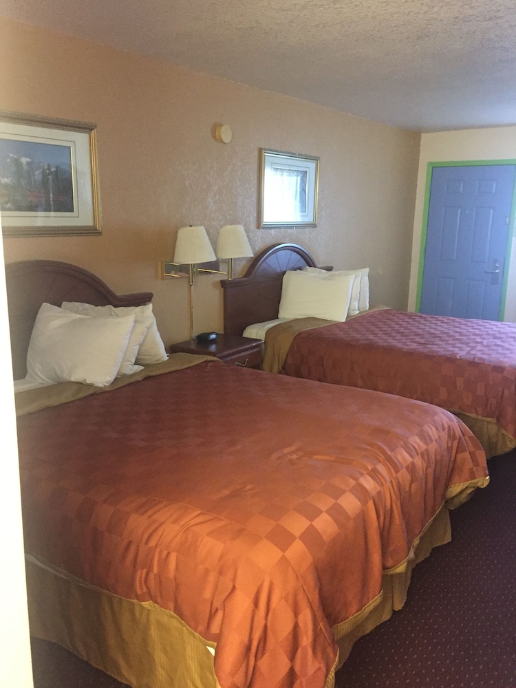 Travel Inn & Suite 12/37