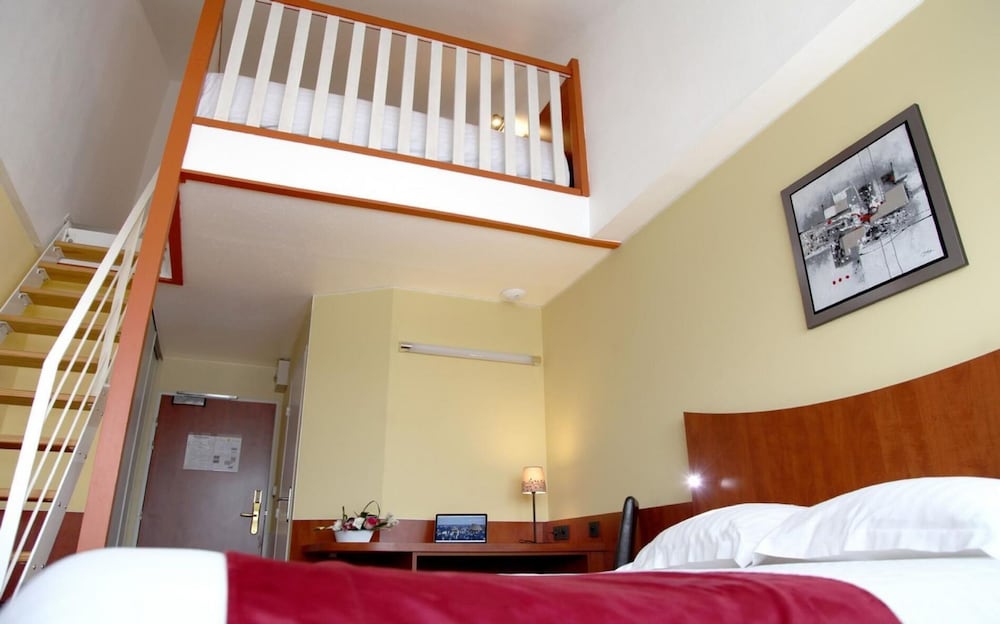 HOTEL CENTER BREST 21/48