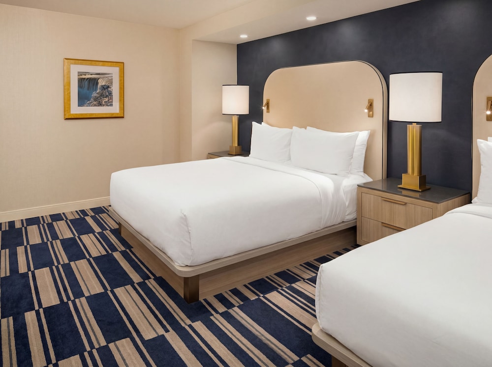 Premium, Suite, 6 Beds, 2 King Beds, Falls View, 2 Bathrooms, Embassy Suites By Hilton Niagara Falls Fallsview 3/5
