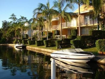 PORTSIDE NOOSA WATERS 26/31