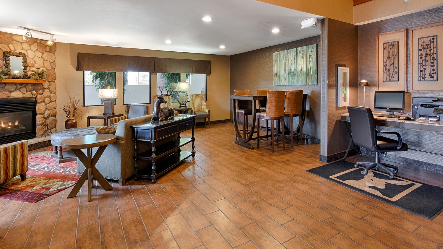 Best Western Plus Deer Park Hotel and Suites 6/9