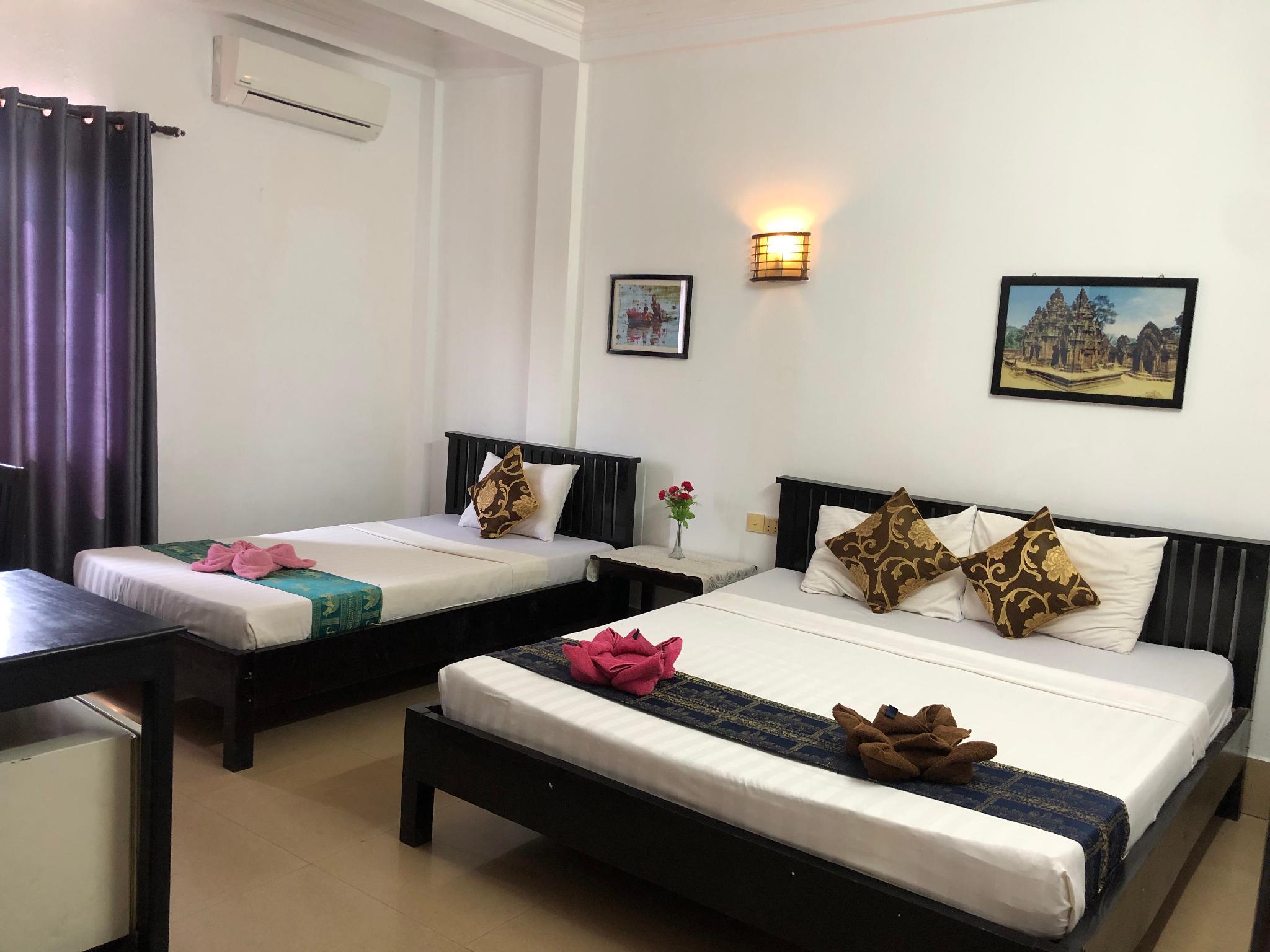 Room, Triple, Single Bed, with Fan