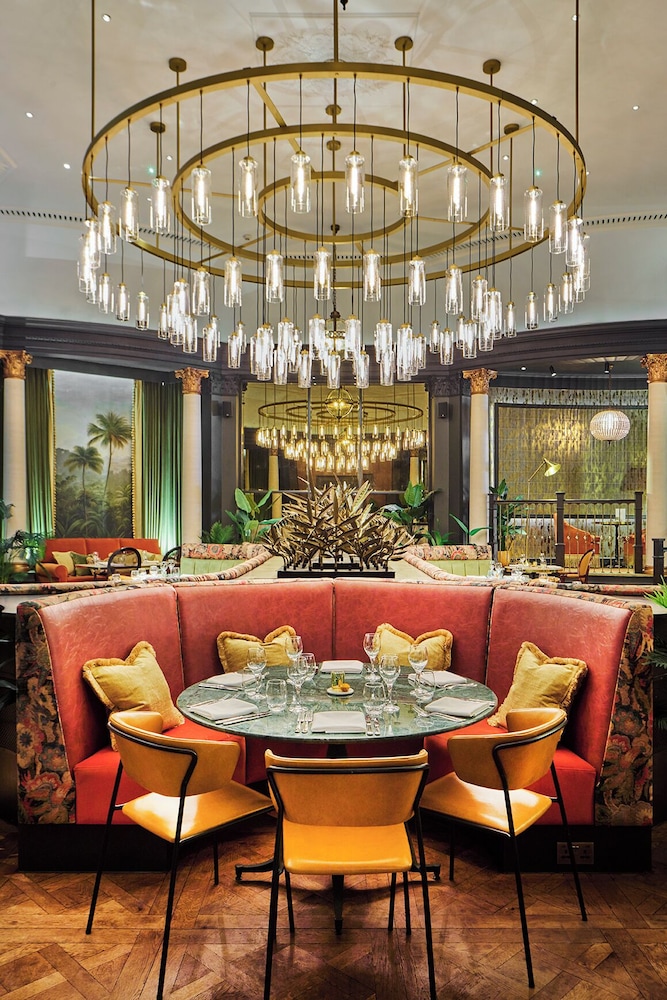 The Queens Hotel 48/59
