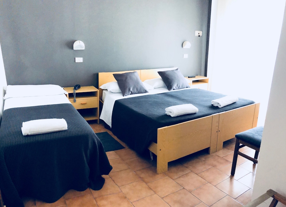 Hotel Aplo 4/50
