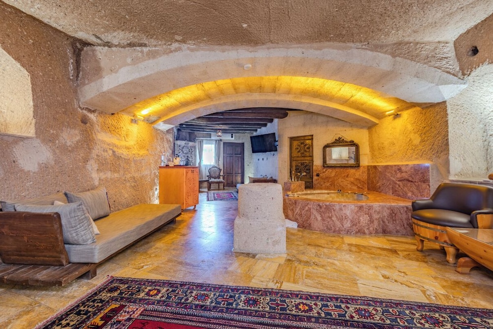 Eyes Of Cappadocia Cave Hotel 9/81