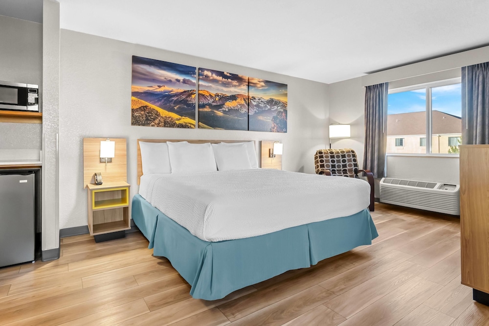Deluxe, Studio, Suite, King Bed