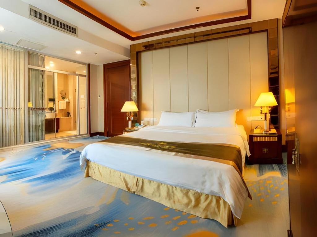 Yijian Haoting Holiday Hotel 16/46