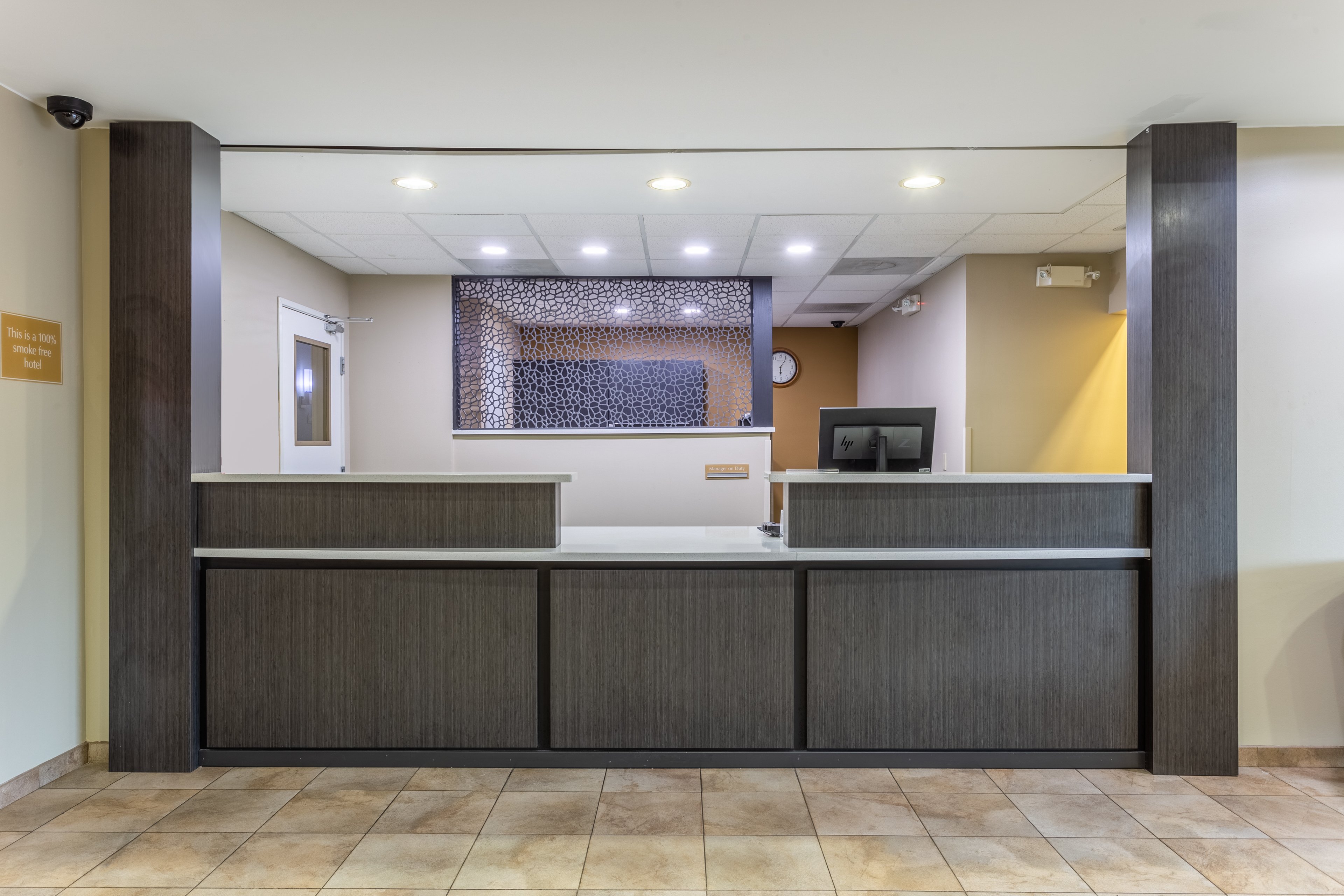 CANDLEWOOD SUITES AURORA- NAPERVILLE 8/51