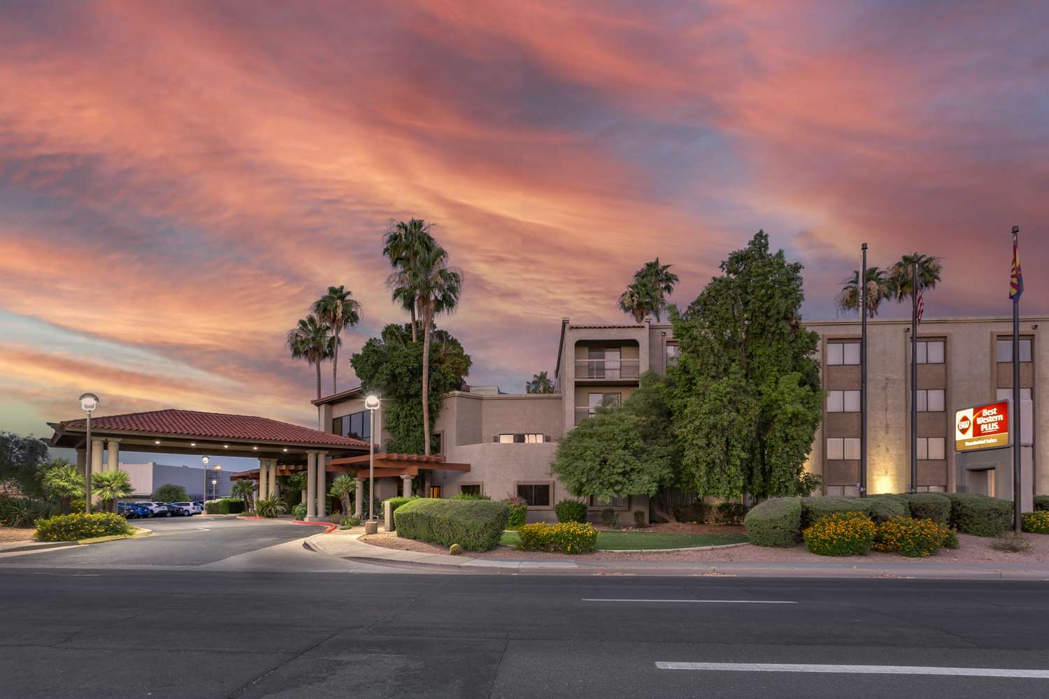 Best Western Plus Scottsdale Thunderbird Suites 4/46