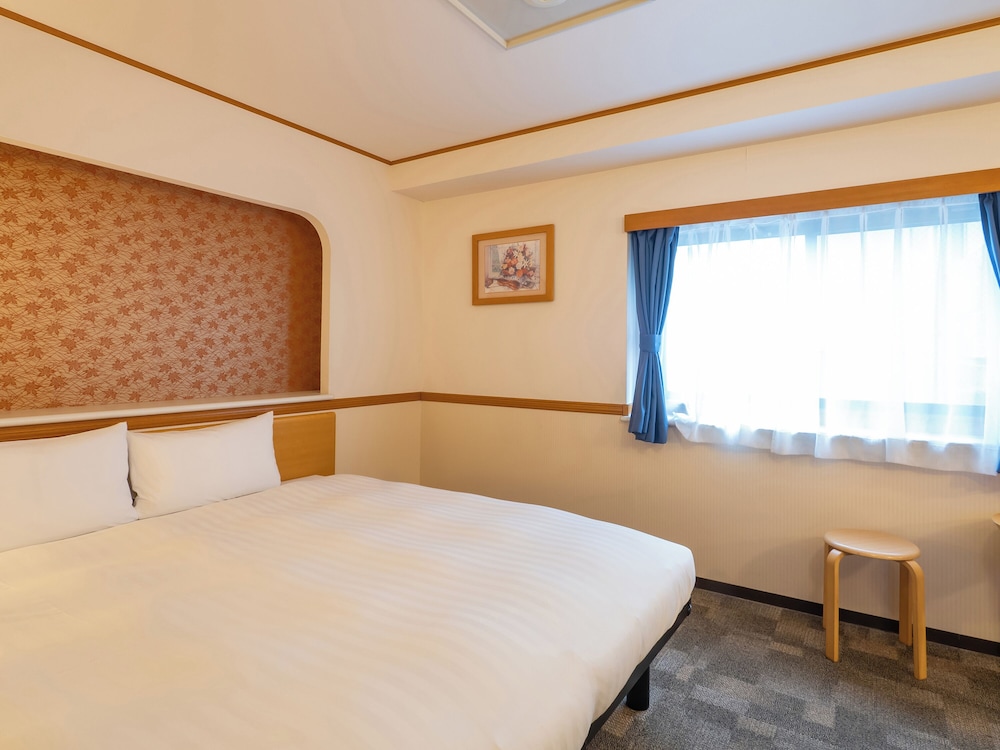 PREMIUM, DOUBLE BED, SMOKING