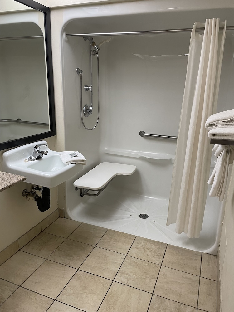 Best Western Mckenzie 20/34