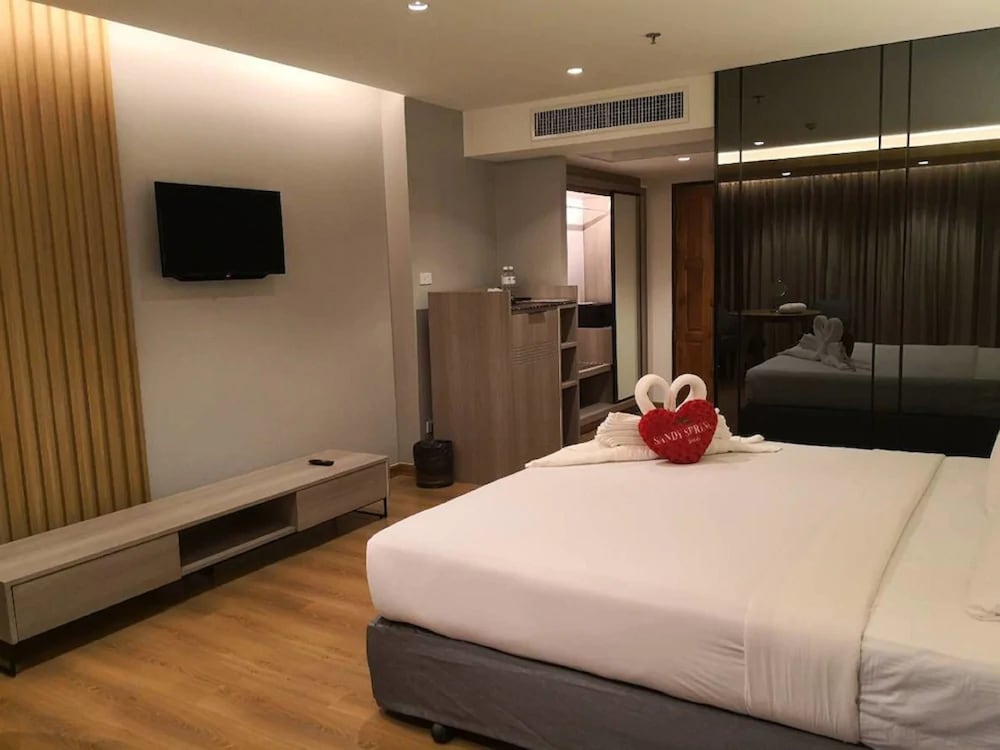 Sandy Spring Hotel 36/71