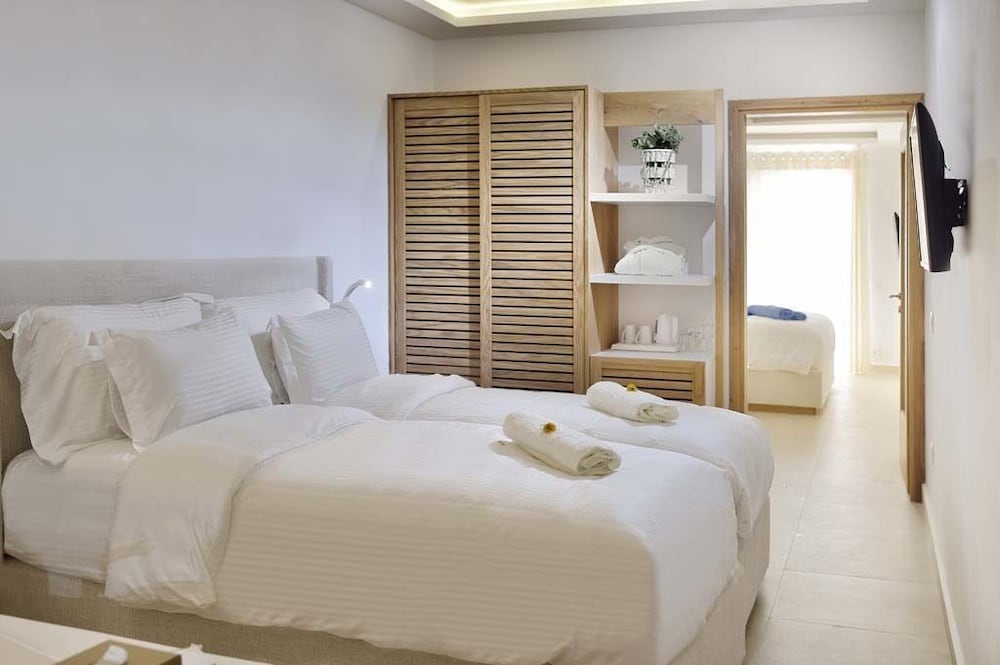EXECUTIVE, SUITE, SEA VIEW, JETTED TUB