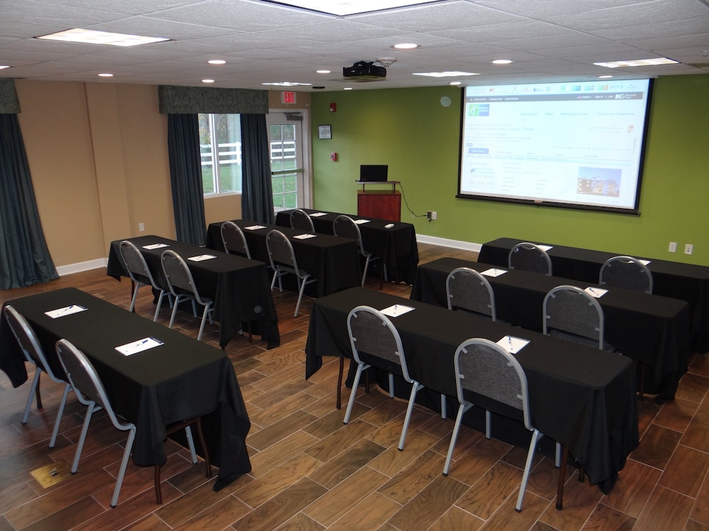 Holiday Inn Express Hotel And Suites Salisbury Delmar 58/68