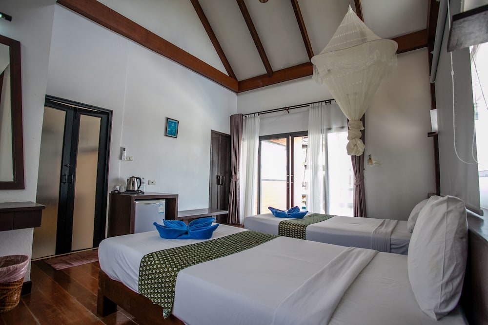 Deluxe, Twin Beds