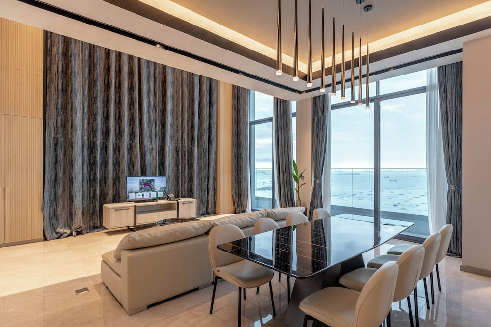 S. Sriracha Hotel and Residence 27/50