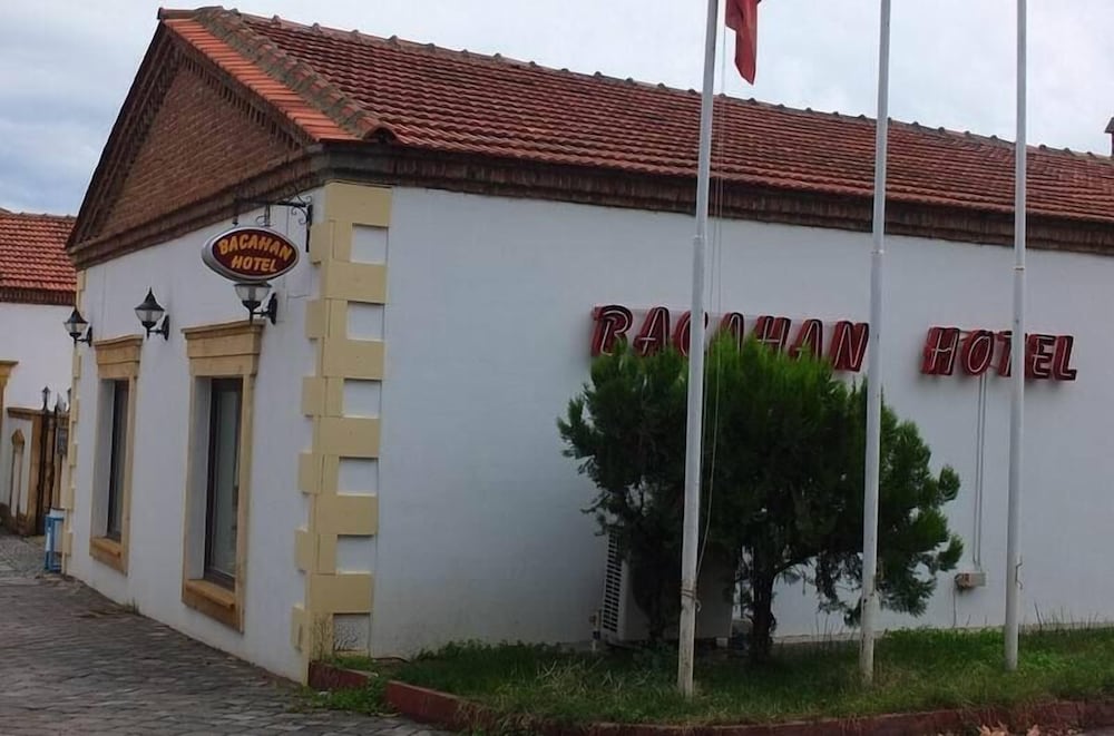 Bacahan Hotel 2/47