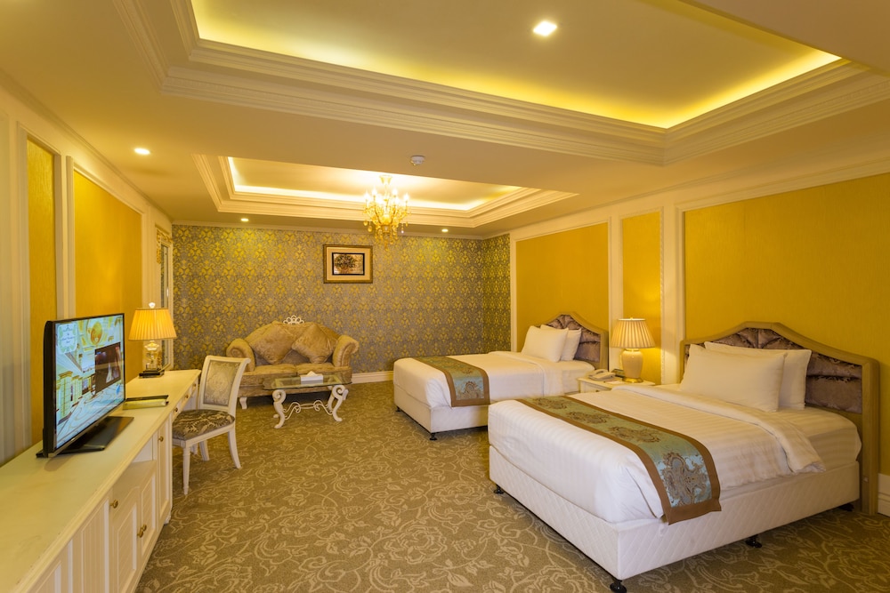 1 BEDROOM, STANDARD, DOUBLE OR TWIN BED