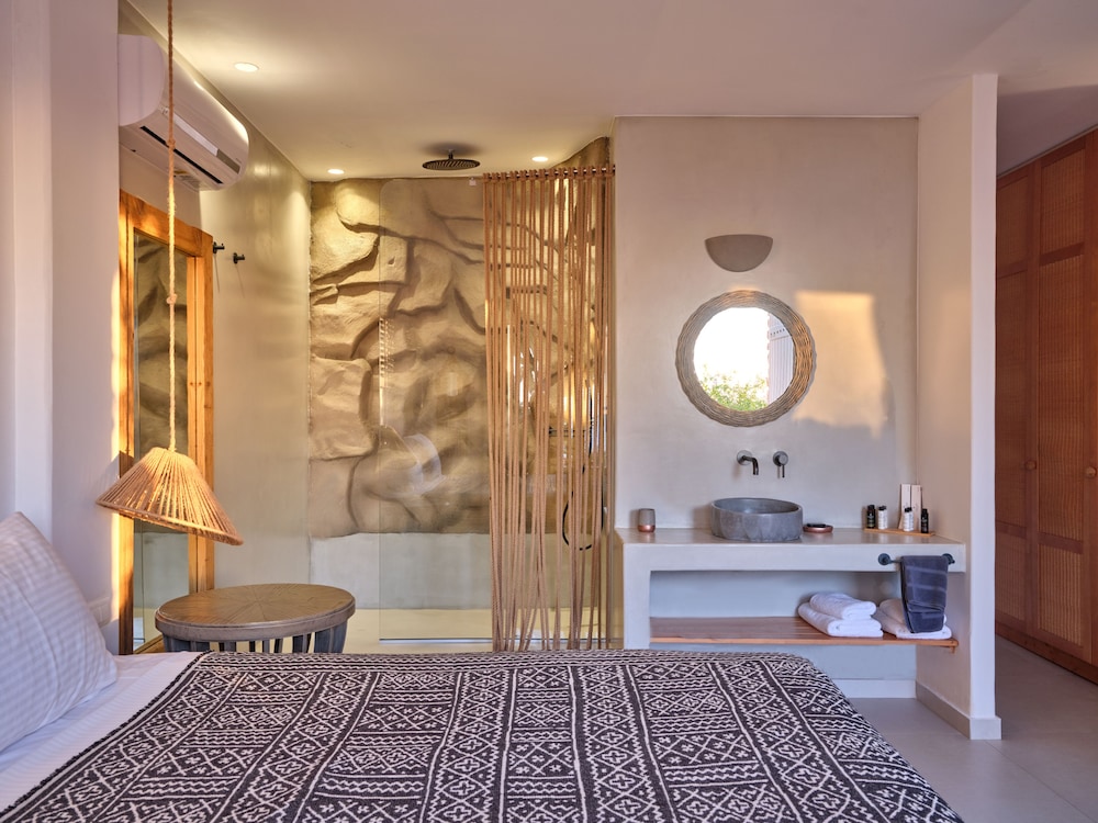 Mythic Paros photo5