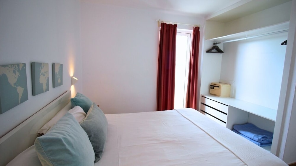 Neptuno Suites - Only Adults 12/50