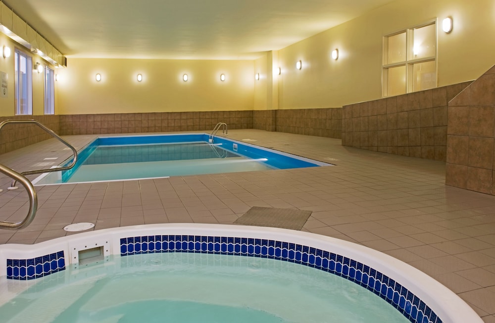 Ramada by Wyndham Prince Albert 30/52