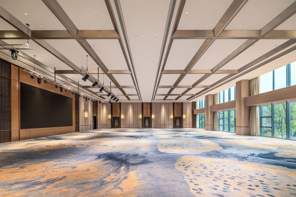 Howard Johnson By Wyndham Guotou Plaza Zigong 30/32