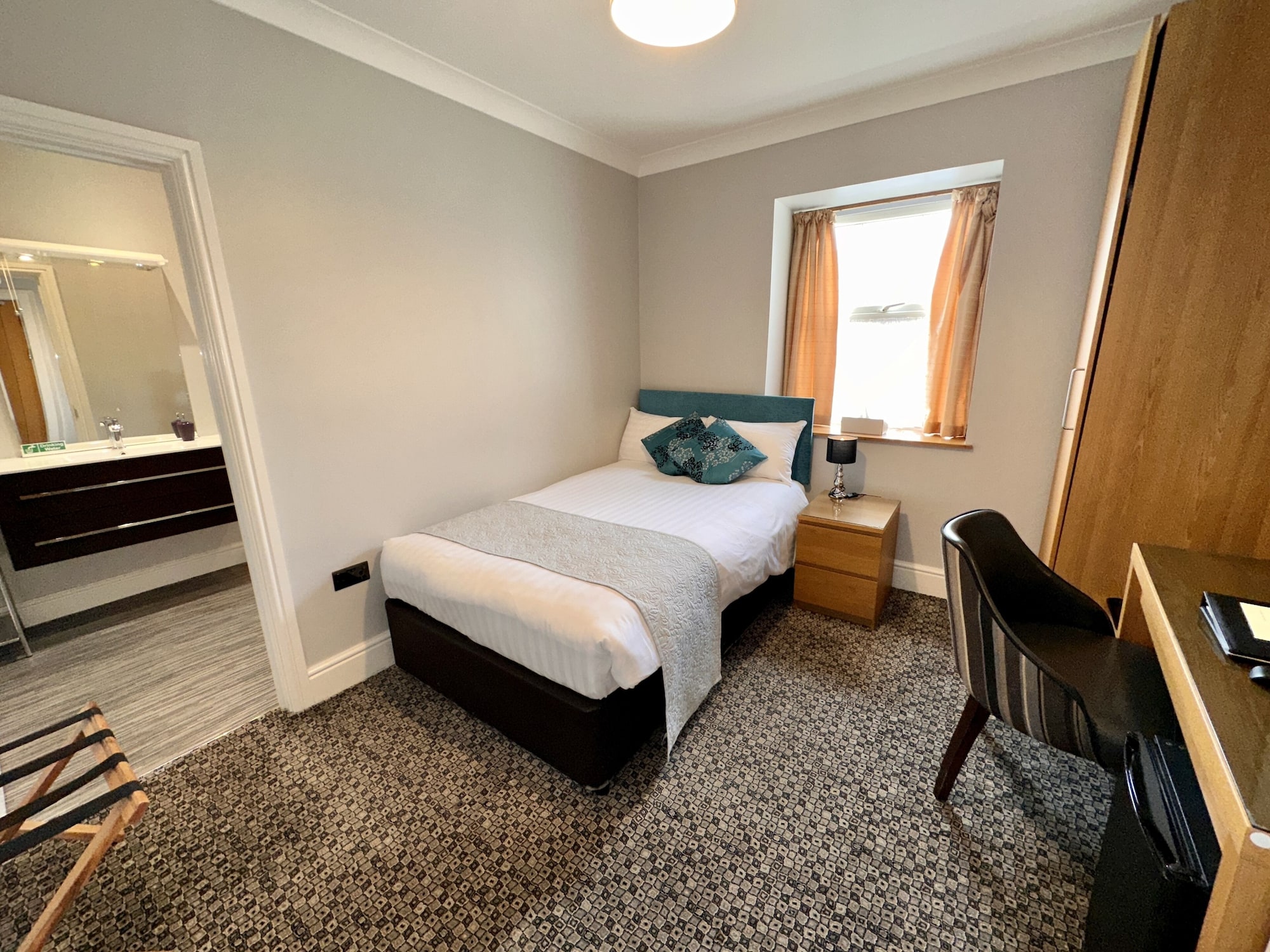 غرفة مريحة بسرير مزدوج، Spilman Hotel 3/4