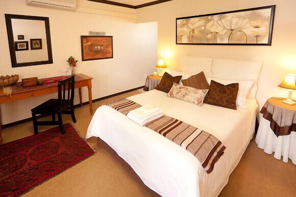 Cunningham Cottage Guest House 6/45