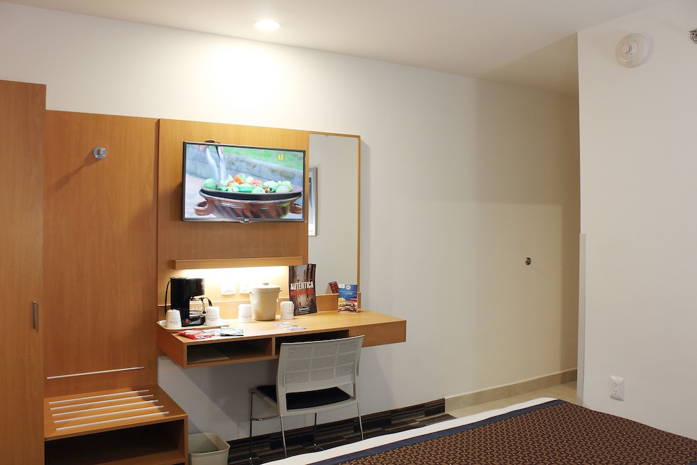 Microtel Inn & Suites by Wyndham Culiacan 23/56