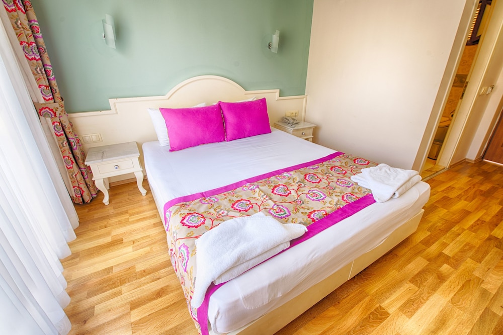 S3 HOTELS ORANGE 25/68