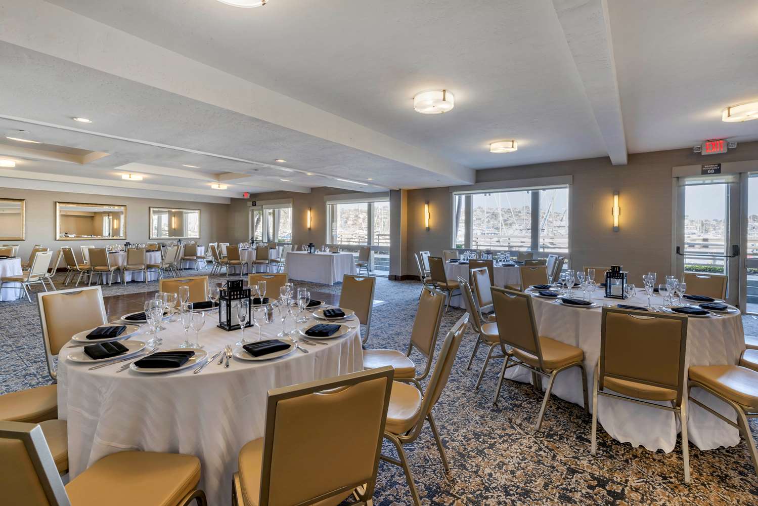 Best Western Plus Island Palms Hotel & Marina 40/46