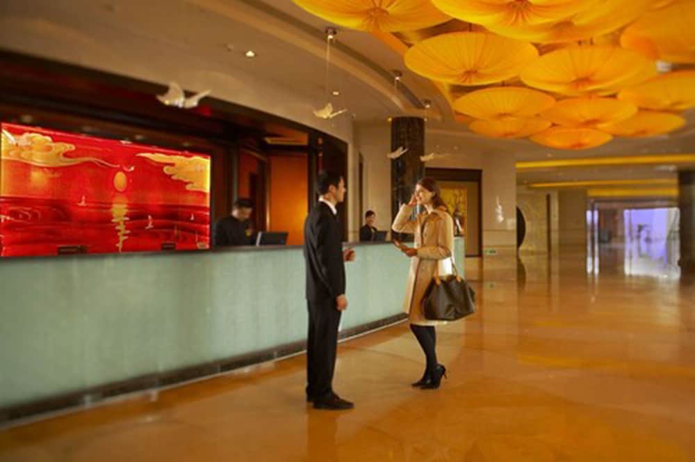New Century Grand 26/29