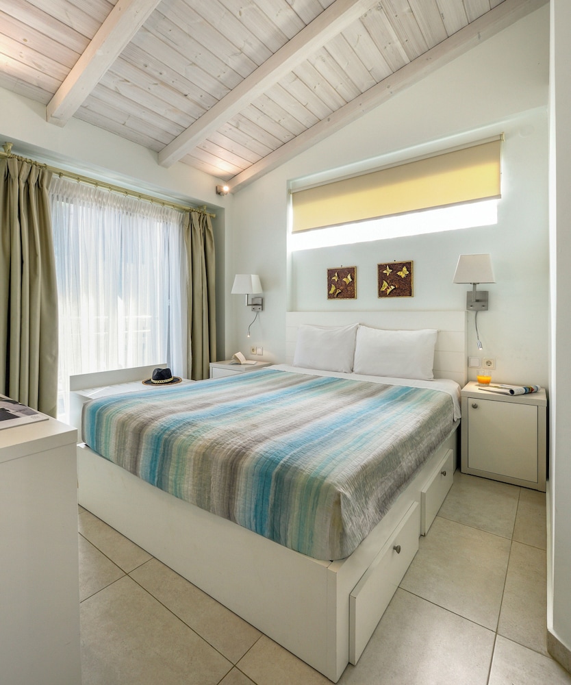 Elpiniki Luxury Apartments 24/66