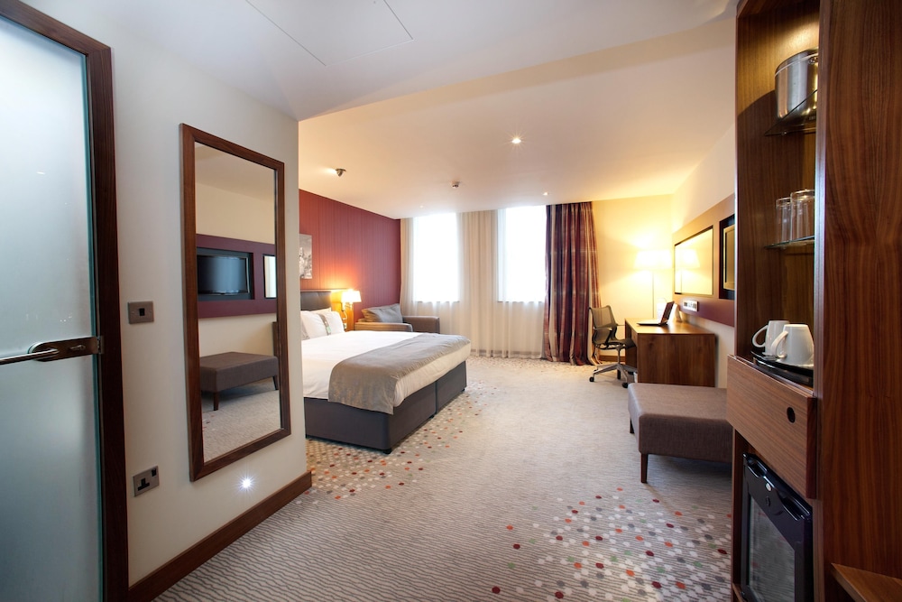 HOLIDAY INN BRISTOL CITY CENTRE 16/55