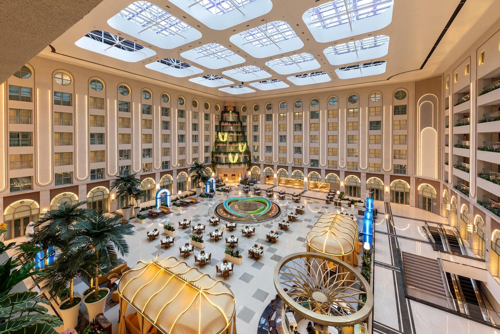 Sunworld Dynasty Hotel 23/45