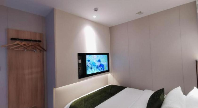 GreenTree Inn Shanghai Yuyuan Garden Xiaonanmen Subway Station Express Hotel 31/50