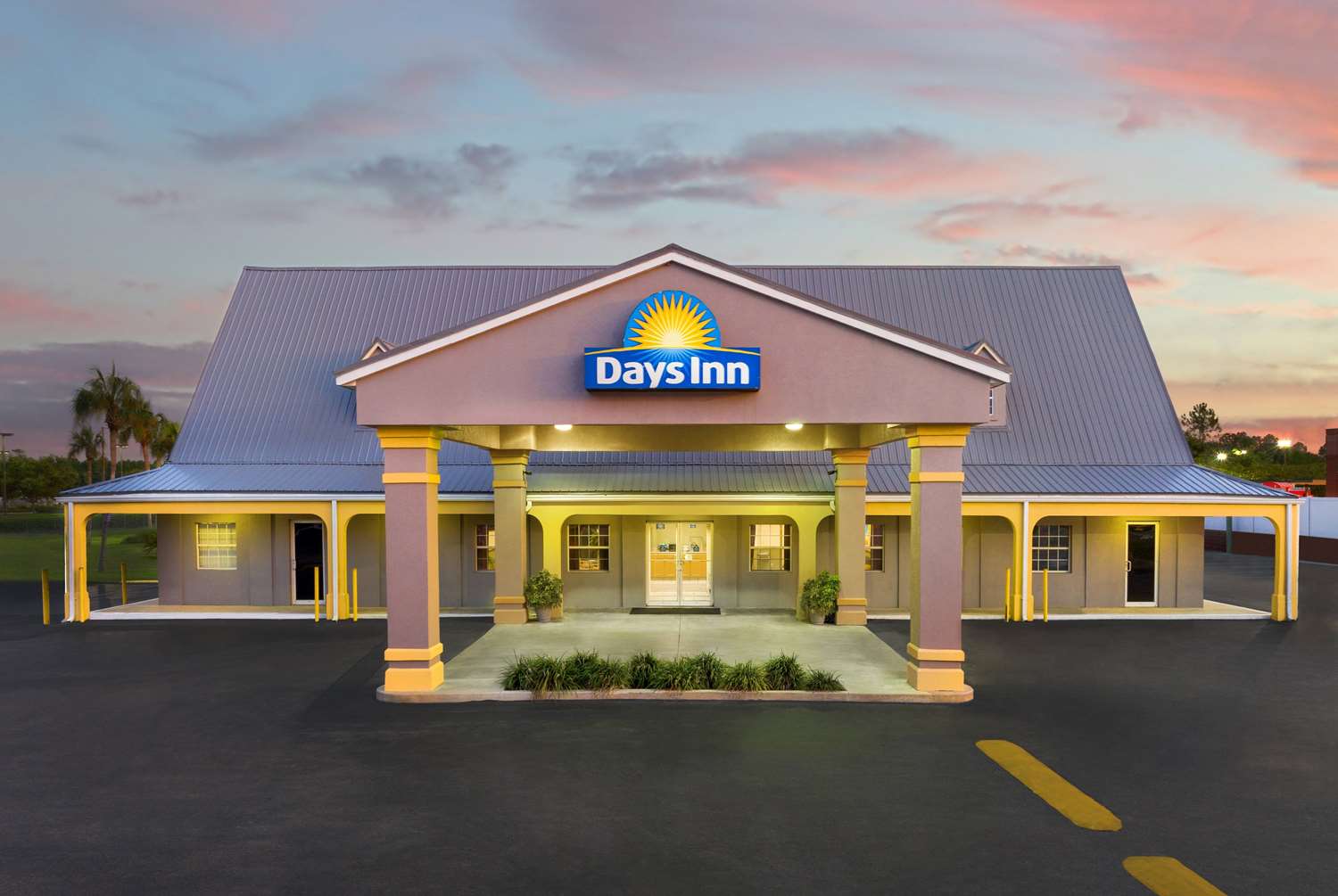 Days Inn By Wyndham Lake City I-75 2/27