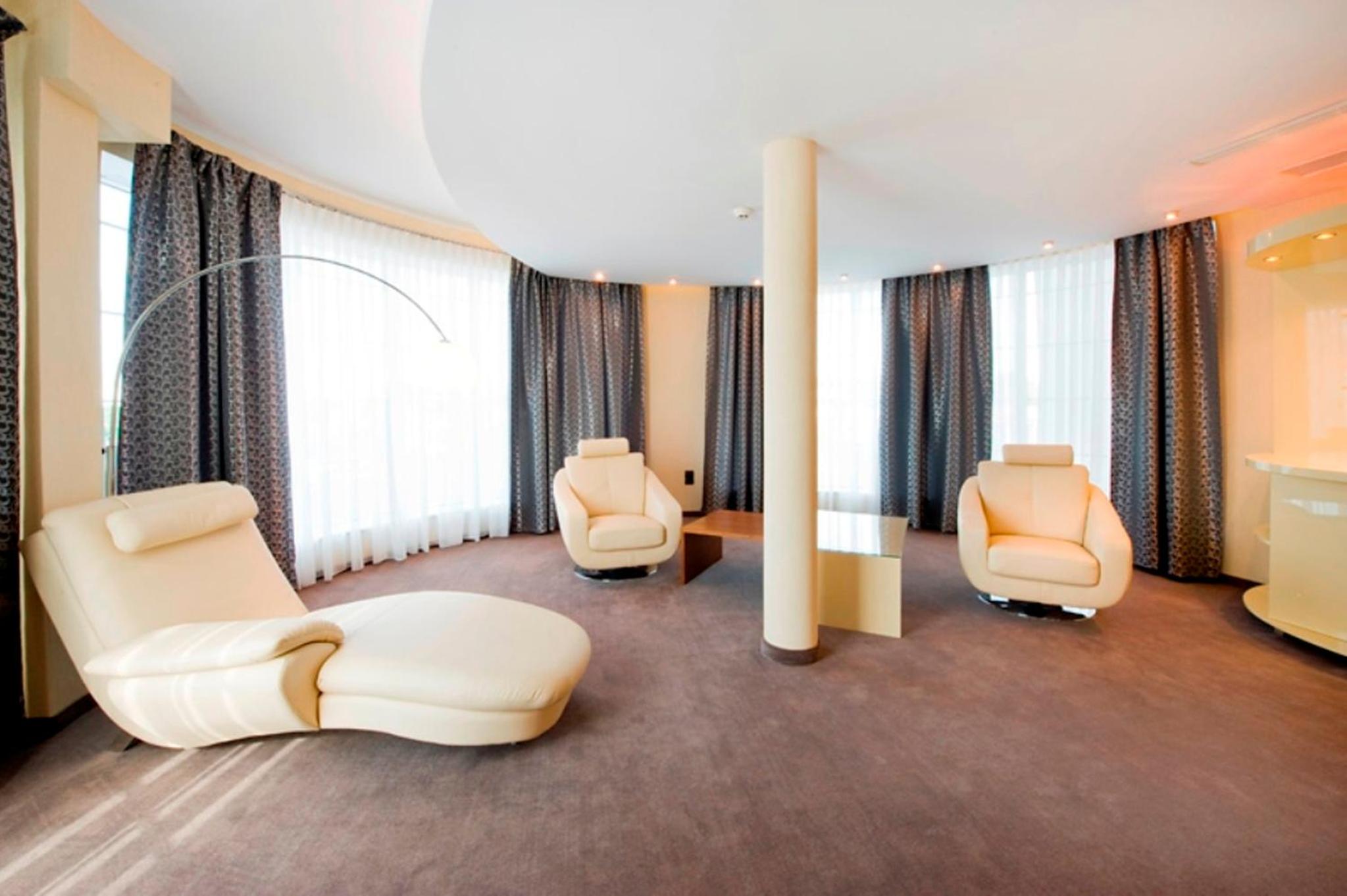 HOTEL SYMFONIA(EX. BEST WESTERN Symfonia Hotel) 12/50