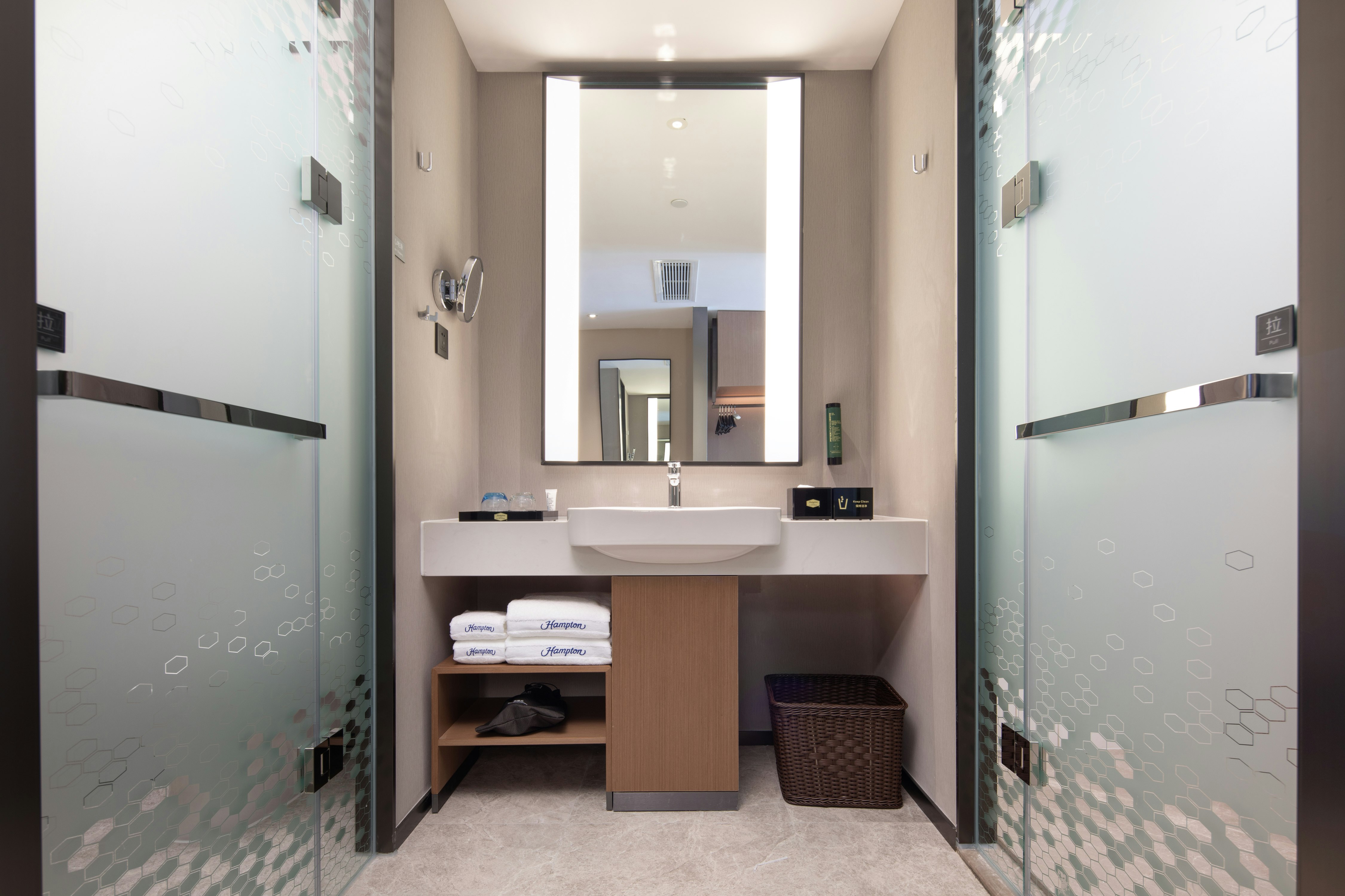 Hampton by Hilton Chengdu Shuangliu Airport 60/62