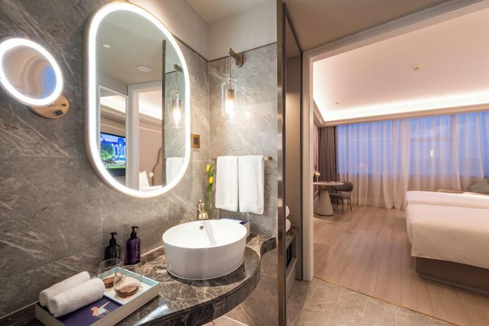 Mercure Shijiazhuang People Square 76/80