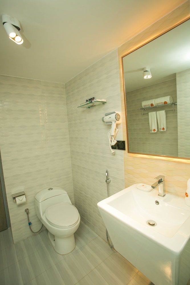 Hotel Omni Residency 47/51